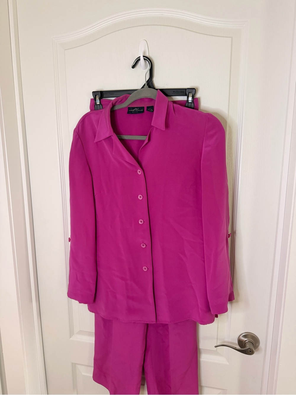 Vintage Andrea Vicarro Silk Collection Women's Bright Fuchsia Button-Down Shirt